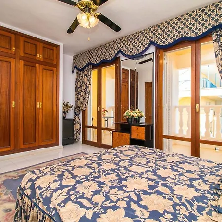 Holiday home House With Tennis Court,sports And Playground Torrevieja