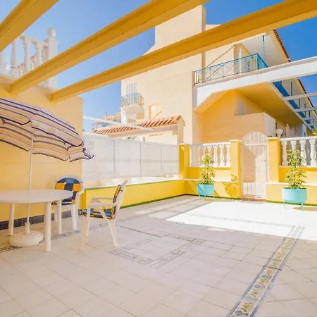 House With Tennis Court,sports And Playground Holiday home *