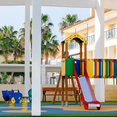 Сasa de vacaciones House With Tennis Court,sports And Playground *